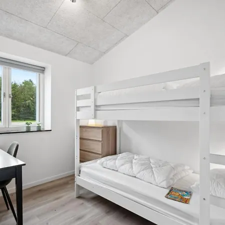 Landuin - 30km From The Sea By Interhome