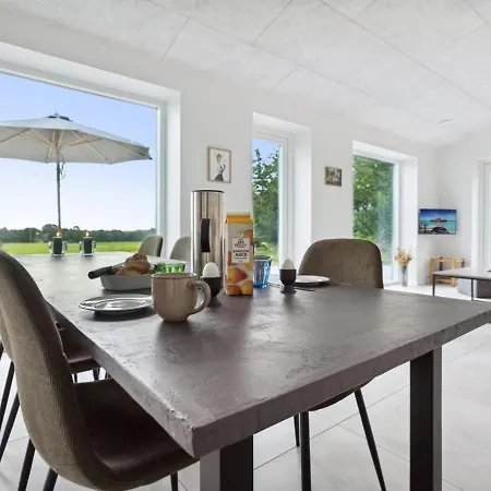 Landuin - 30km From The Sea By Interhome Nyaraló *