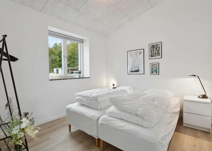 Landuin - 30km From The Sea By Interhome *