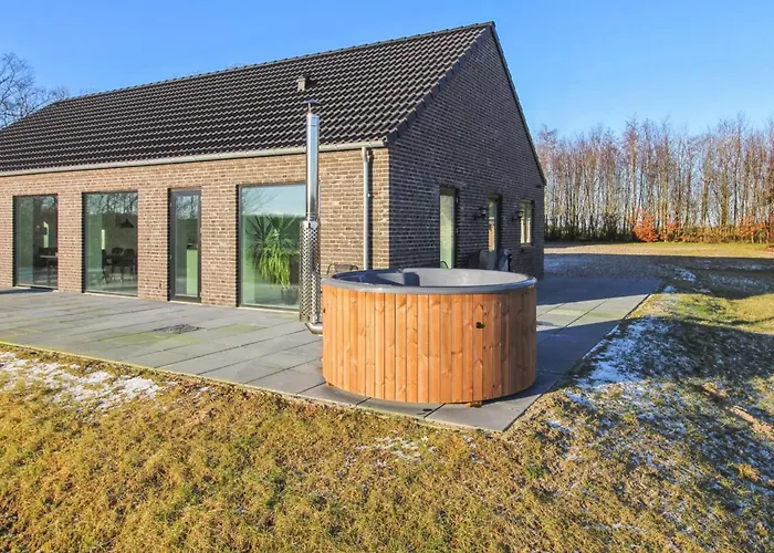 Holiday home Landuin - 30km From The Sea By Interhome *